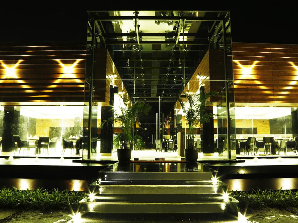 Pleasant Days Resort Chembarambakkam Lake Exterior photo